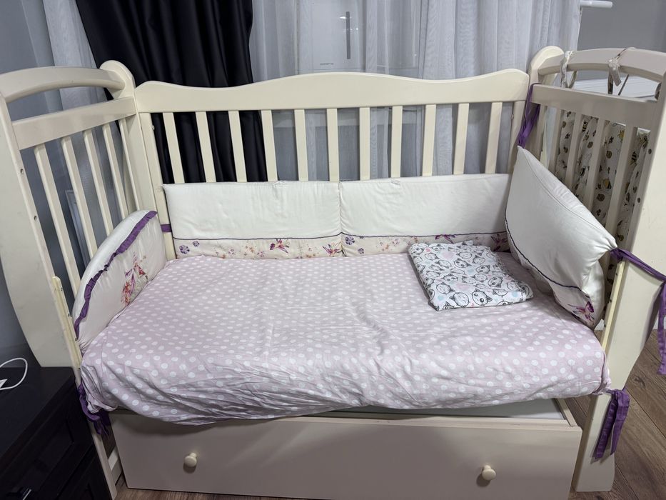 Детская кровать из дерева