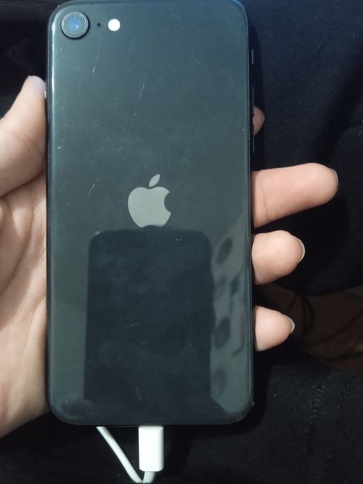 iPhone  se разбит экран