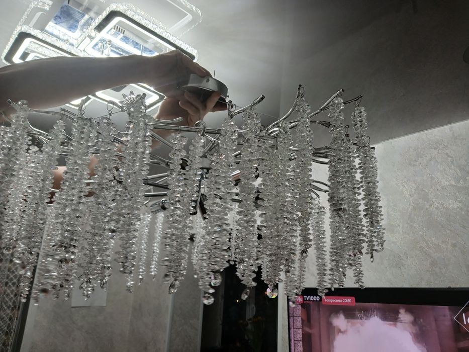 Продам люстру НОВАЯ 50000