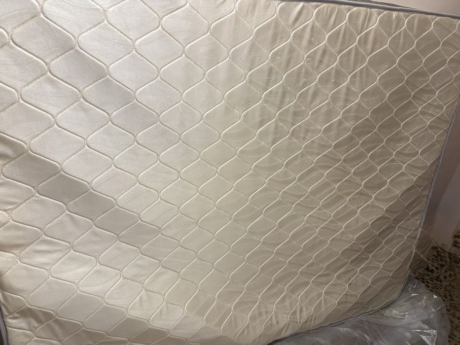 Матрац для кровати