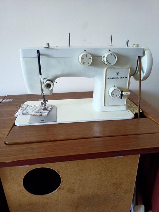 Продам швейную машину «Чайка»