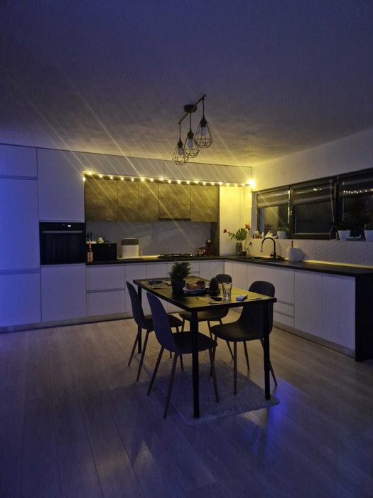 Casa moderna de vanzare, Isalnita,90MP util + 30MP doua terase,curte spatioasa, panouri fotovoltaice