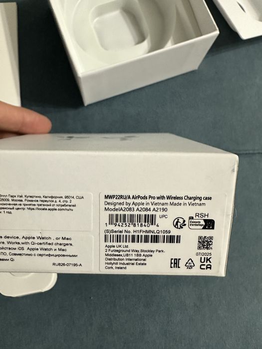 Продам airpods pro 1 оригинал