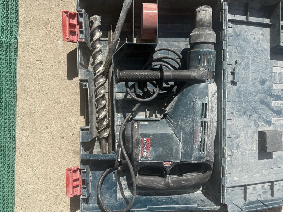 Продам перфоратор BOSCH Maxi