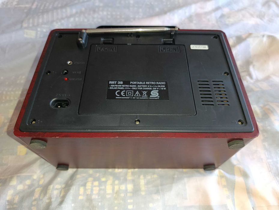 Ретро радио RRT 3B Bluetooth/FM/AM/SW + 4 нови акумулаторни D батерии USB-C