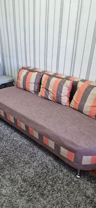 Продам диваны мягкие с подушками