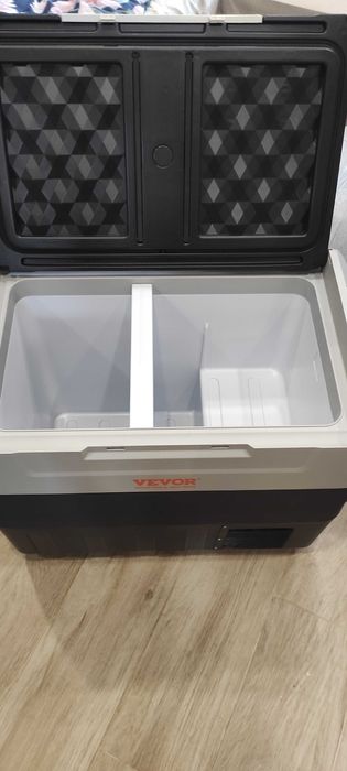 Нов! Компресорен хладилник с фризер VEVOR. Реални снимки.