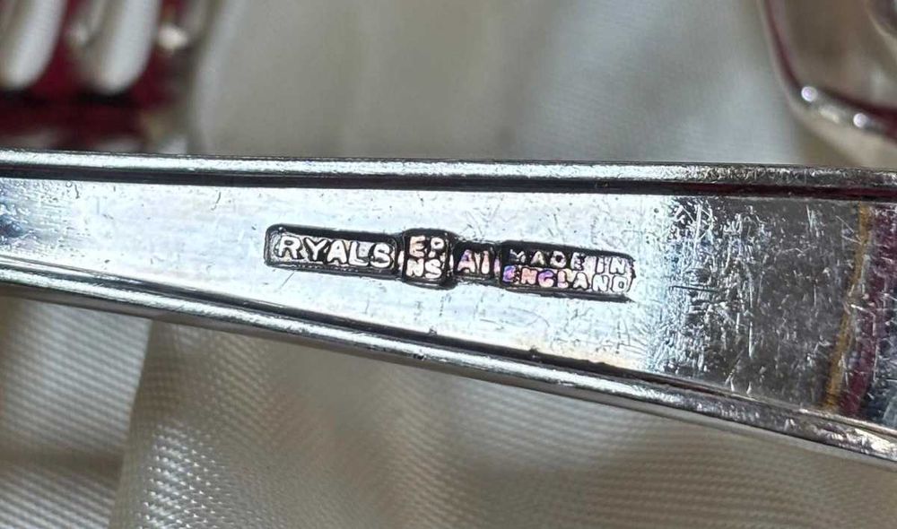 Set Tacamuri pentru peste- argintate - 6 persoane - 14 piese - England