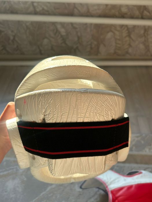 Продаю шлем и протектор для таеквандо