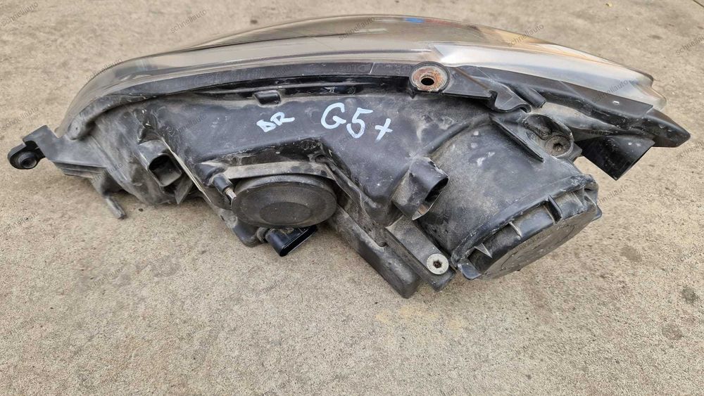 Far dreapta VW Golf 5 plus cod 5M1 941 006 B