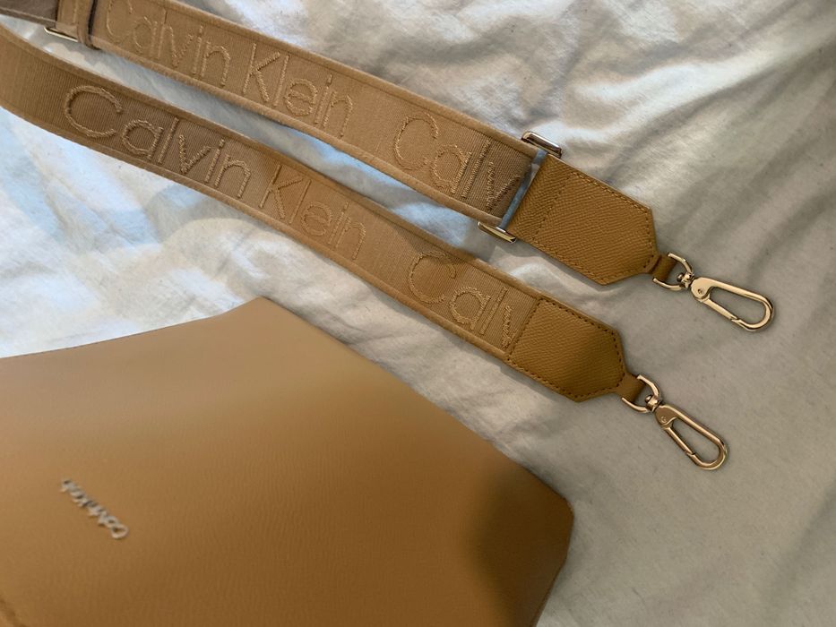 Дамска чанта Calvin Klein