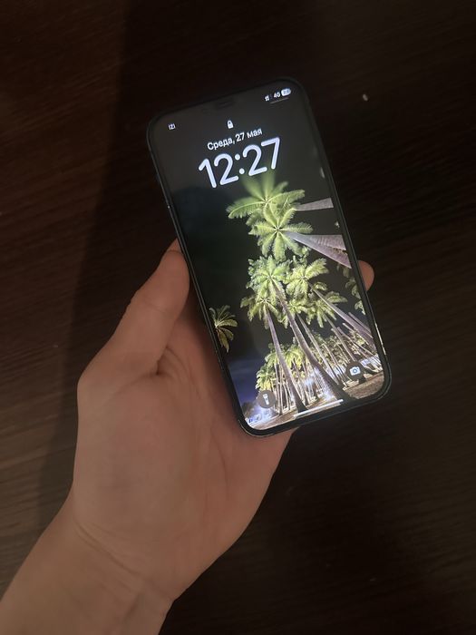 iPhone 12 в хорошем состоянии