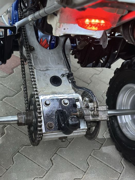 Se vinde SUZUKI LTZ400