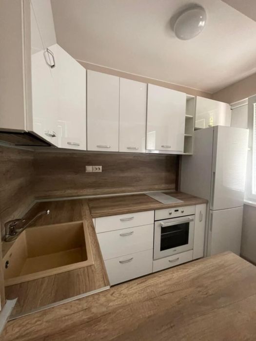 Дава се под наем Едностаен апартамент в Търговище, Център - 50 кв.м за 255 € - Снимка #15