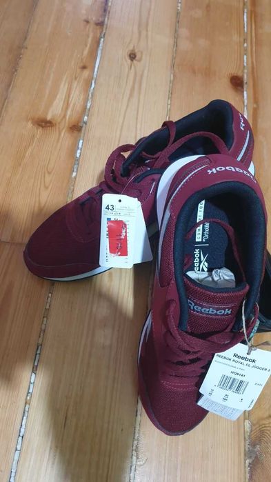 Продаётся кроссовки оригинальный, кожаный