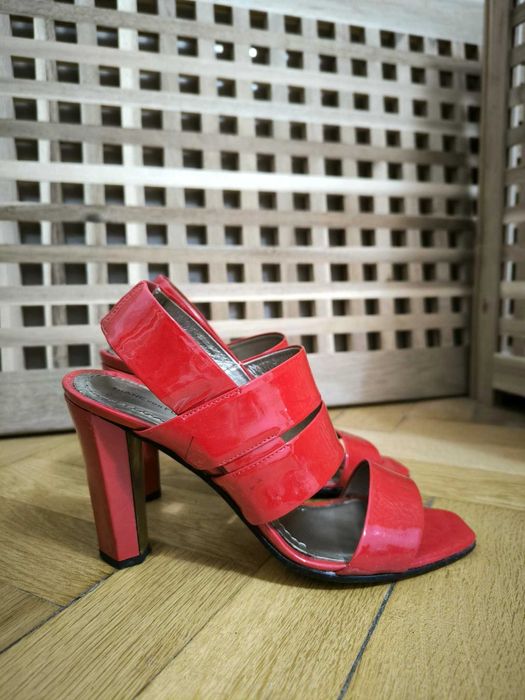 DIANE VON FURSTENBERG designer brand sandale lac 37 stare excelentă!