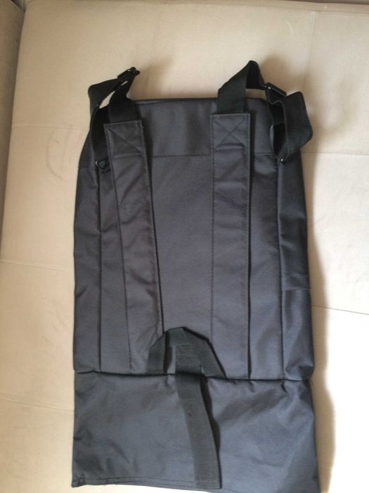 Чисто нова черна раница.