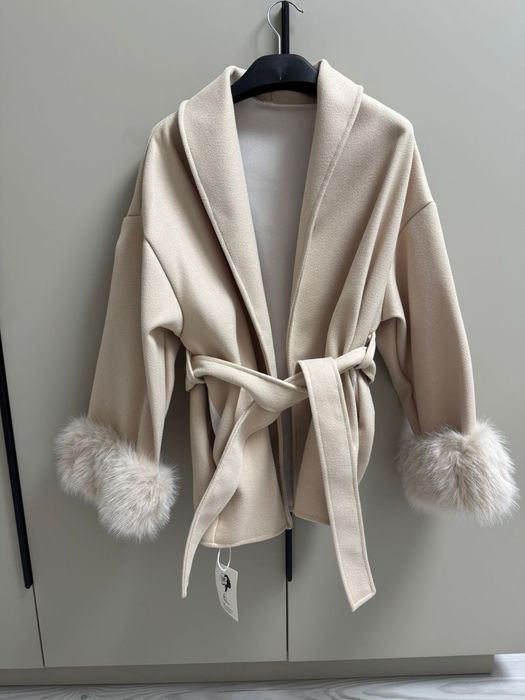 Пальто бежевое S