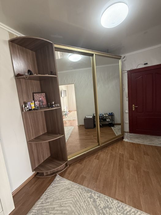 Продам угловой шкаф купе