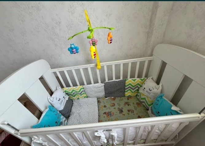 Детский манеж с матрасом и бортиками