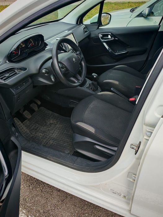 Peugeot 208 2017 1.6 euro blue hdi