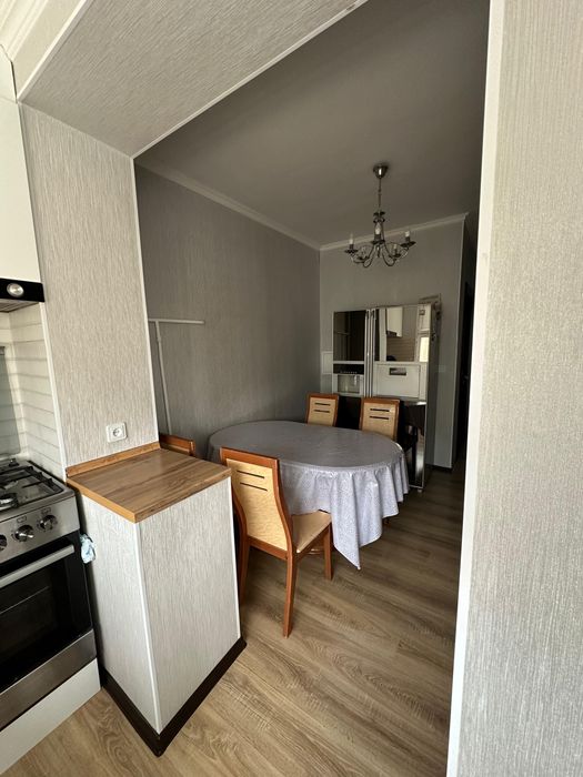 Стол со стульями б/у 6шт стулья