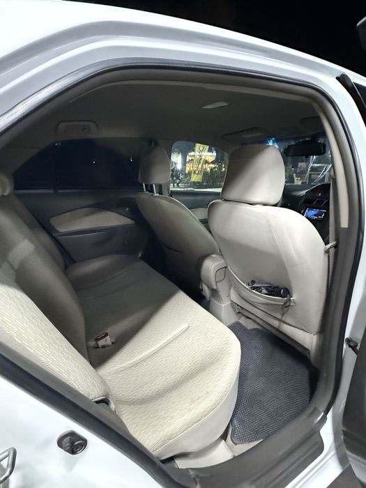 Tayota Yaris 2012 sedan