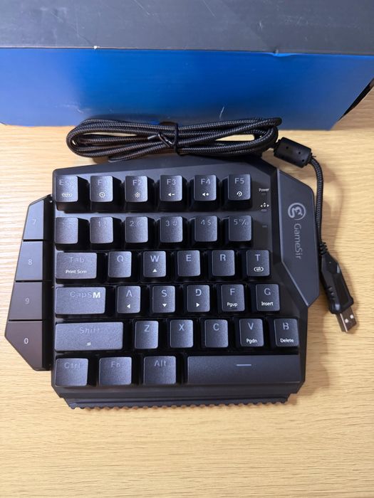 GameSir GK100 Tastatură Mecanică Gaming One-Hand – Nouă, Neutilizata