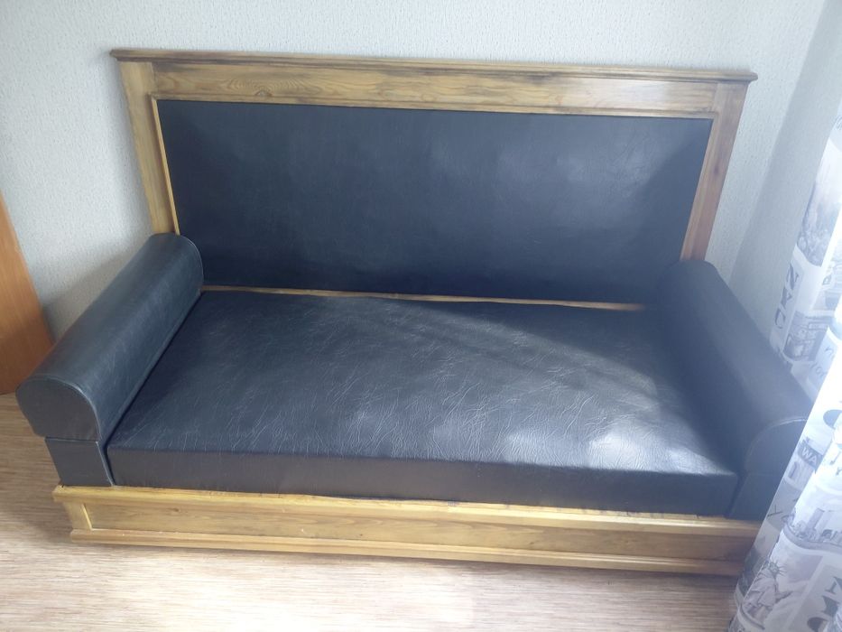 Продам диван ретро
