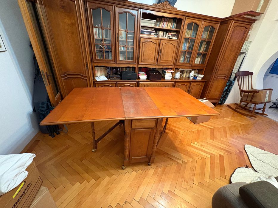 Masa extensibila din lemn masiv 8-10 persoane