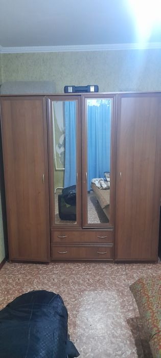 Продам спальный гарнитур