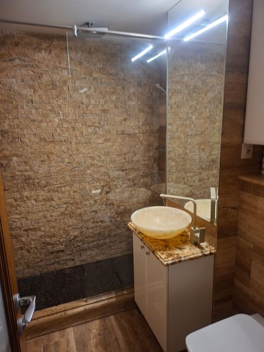 Închiriez apartament 2 camere decomandat