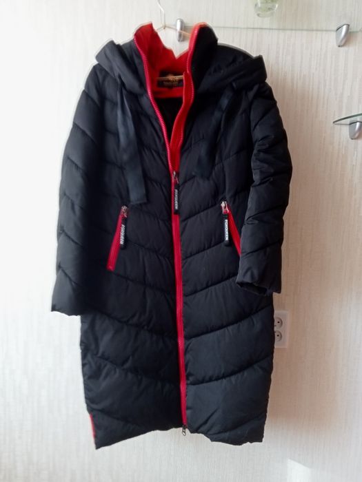 Продам красивый зимний  пуховик