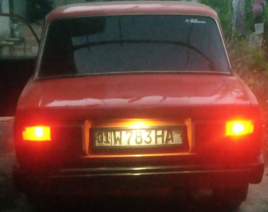 Jiguli 2105 sotiladi srochna