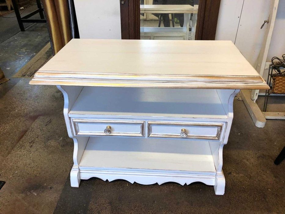 Masa alba din lemn restaurata