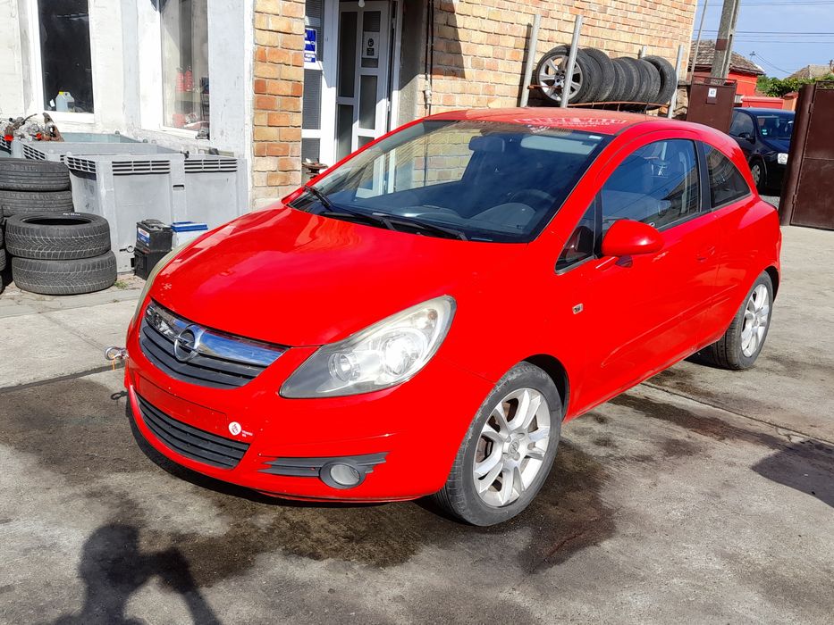 Oglinda stanga Opel Corsa D ( 2 usi ) cod Z547 rosu