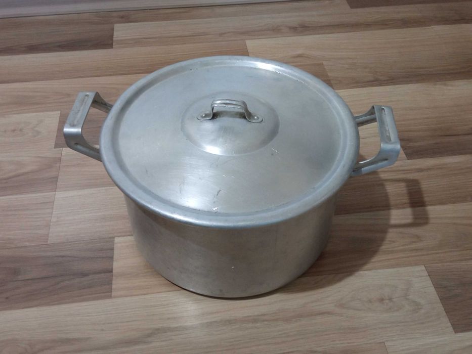 Алуминиев чайник, Алуминиева тенджера