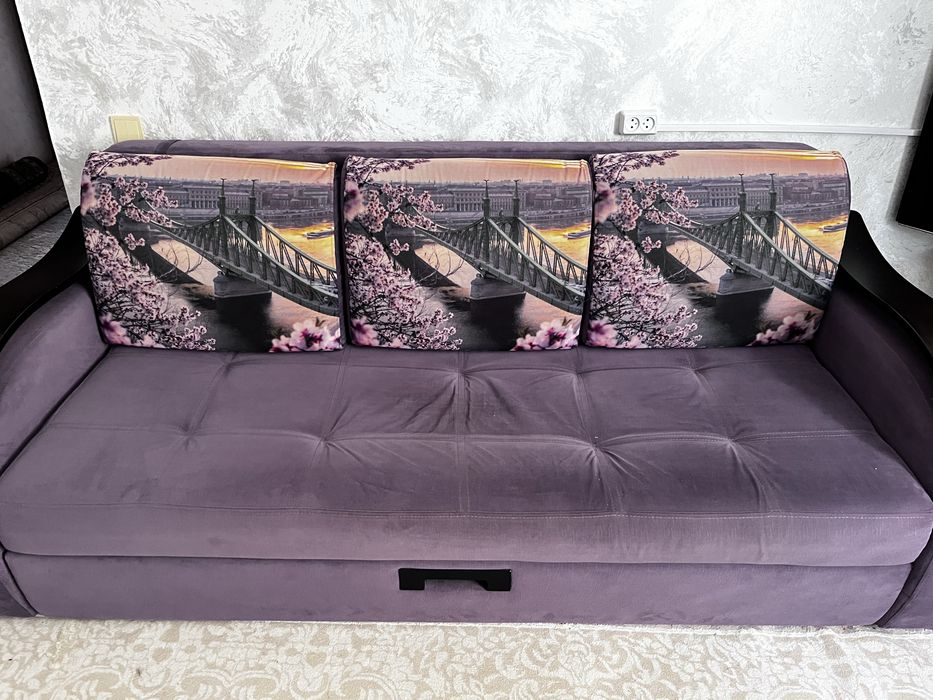 Продам диван в хорошем состояний цена 70тысяч