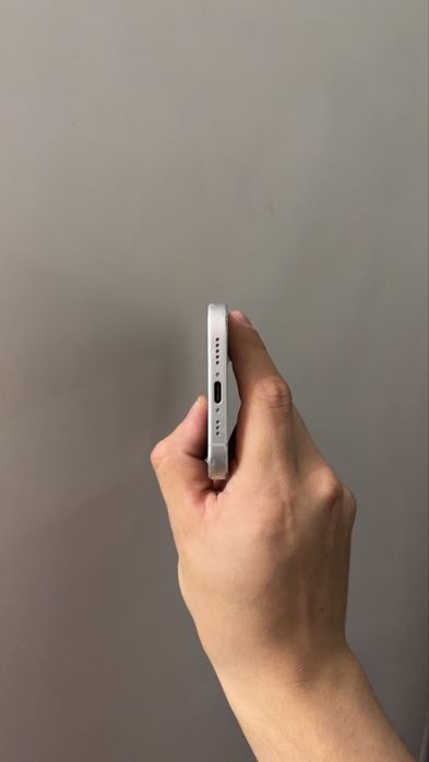 iPhone 16 White / 128GB