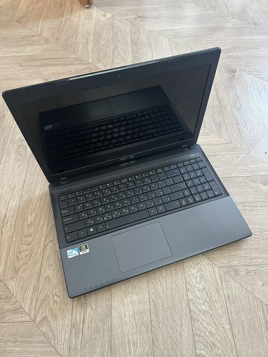 Лаптопu Asus и Леново