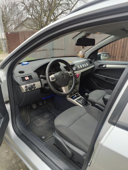 Vând Opel Astra h break 1.9 2006