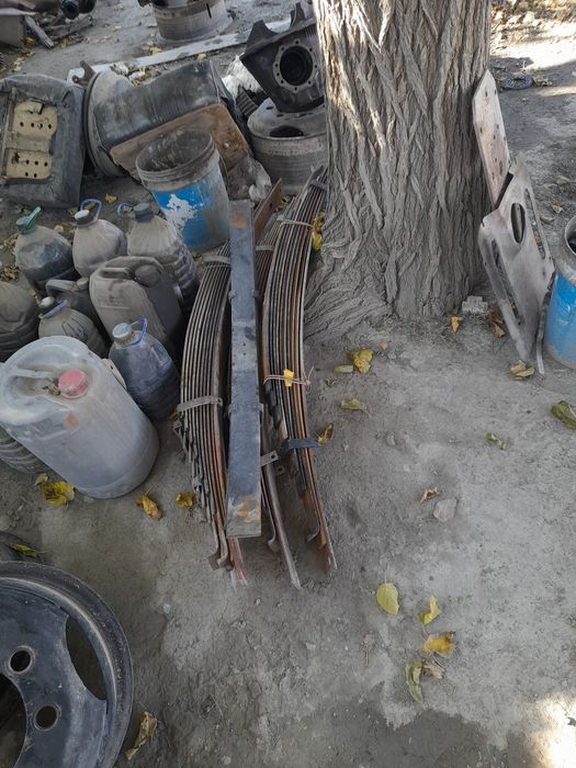 Зил запчастлар сотилади