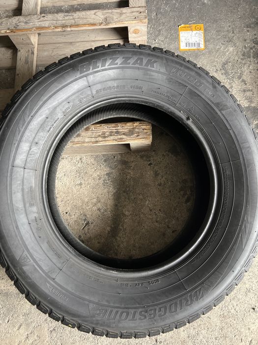 2 anvelope de iarna 275/60/18 bridgestone 6 mm!