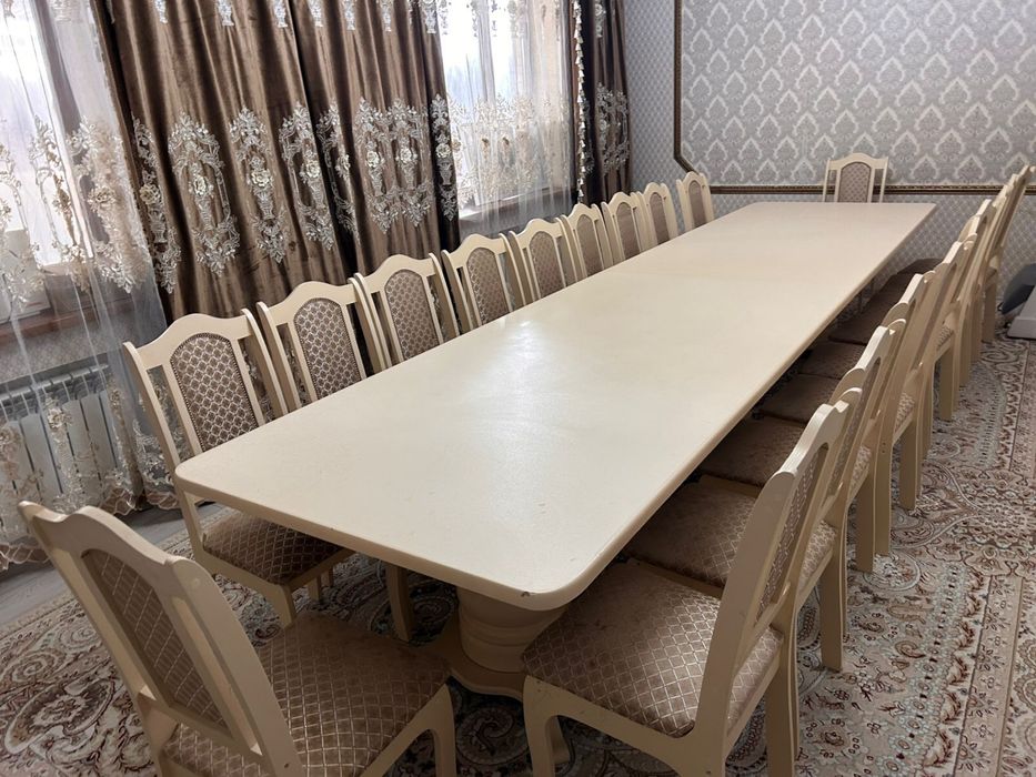 Продам в отличном состоянии Стол со стульями