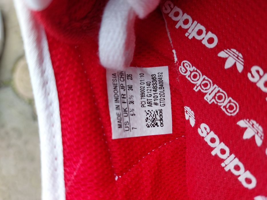 Tenisi Adidas Nr.38 noi