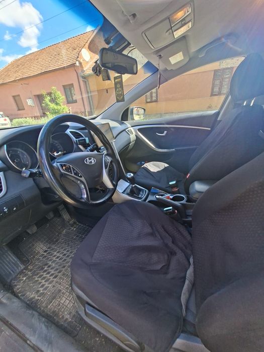 Vând Hyundai i30