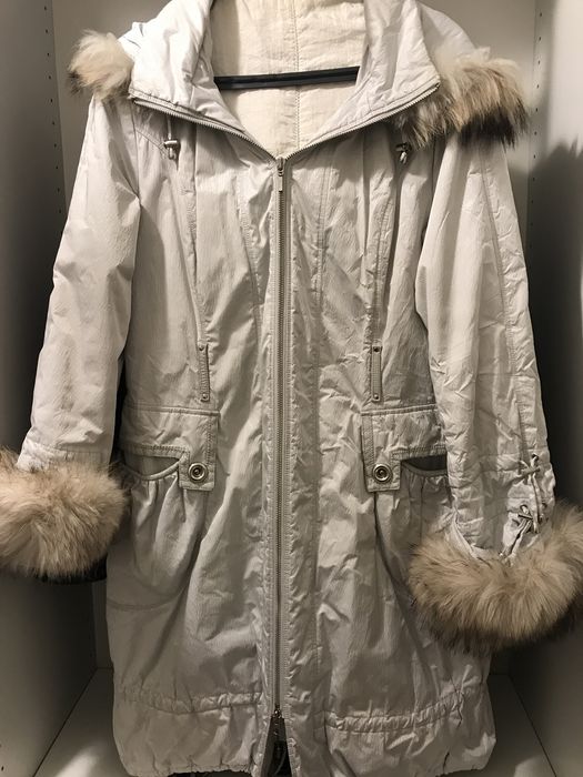 Топла пухенка гарнирана с бяла лисица