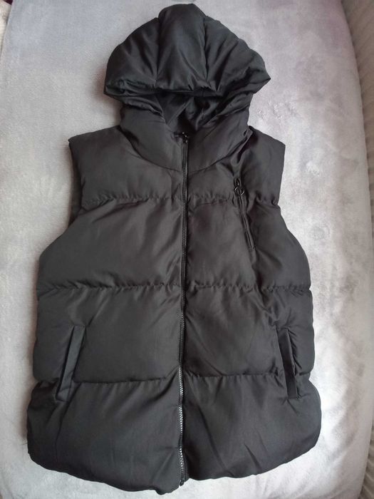 Дамски елек с качулка