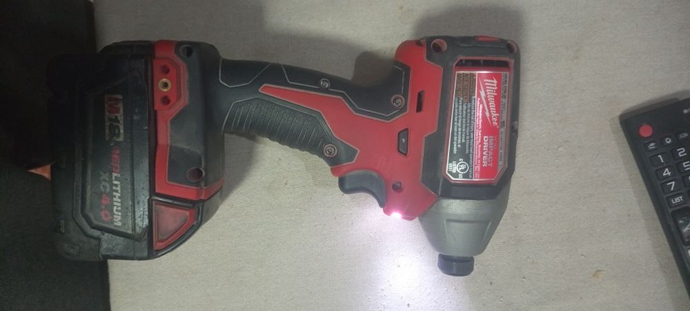 Masina de insurubat cu impact Milwaukee 1/4 HEX M18 FID3-0