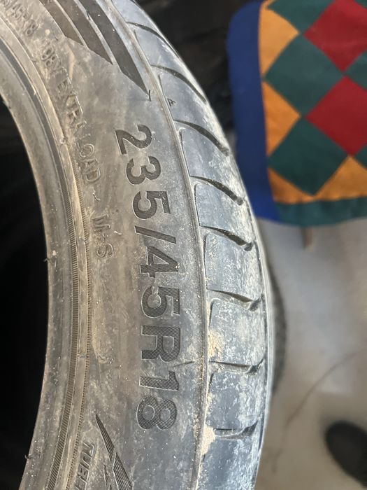 Продам шины 235/45/18